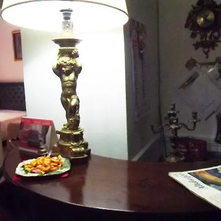 לינה וארוחת בוקר Candia41 2*