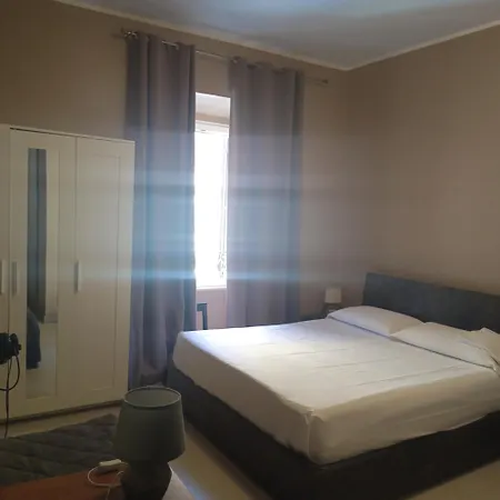Candia41 2* Rome